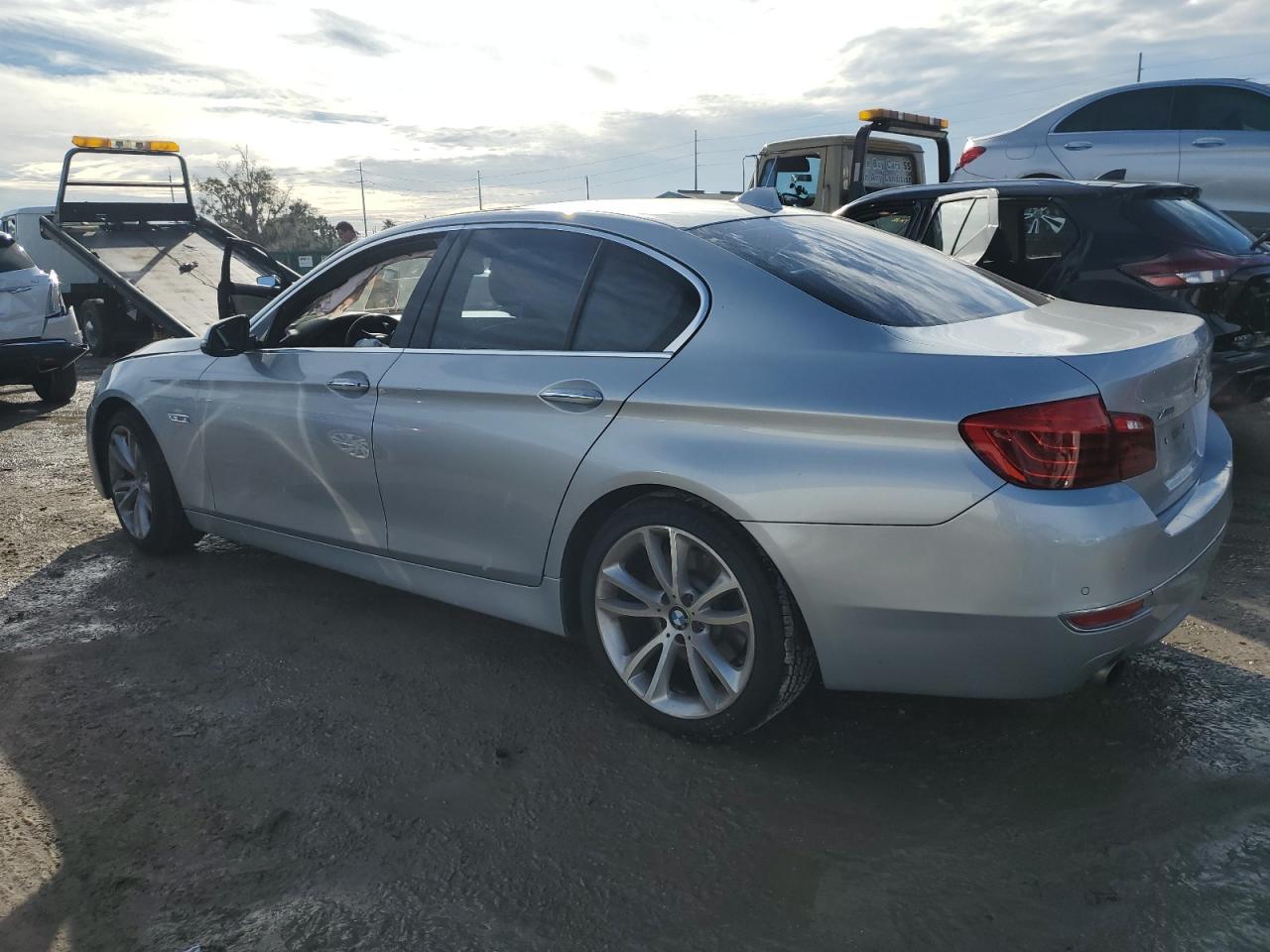 Obraz 2 z 2015 BMW 535 XI 2015 z VIN WBA5B3C53FD545990