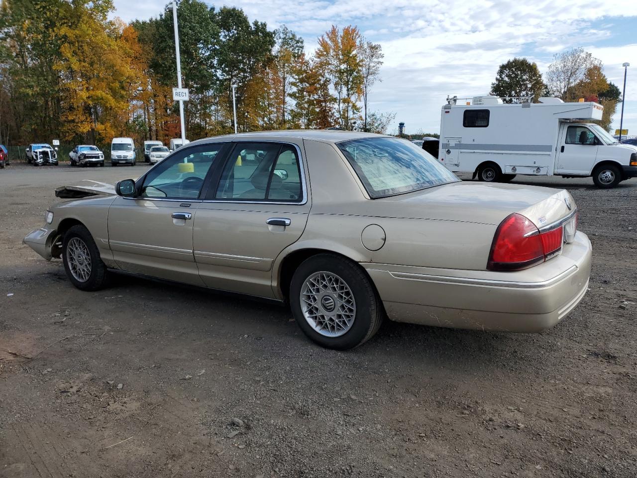 Изображение 2 2000 MERCURY GRAND MARQUIS GS 2000 с VIN 2MEFM74W1YX722661