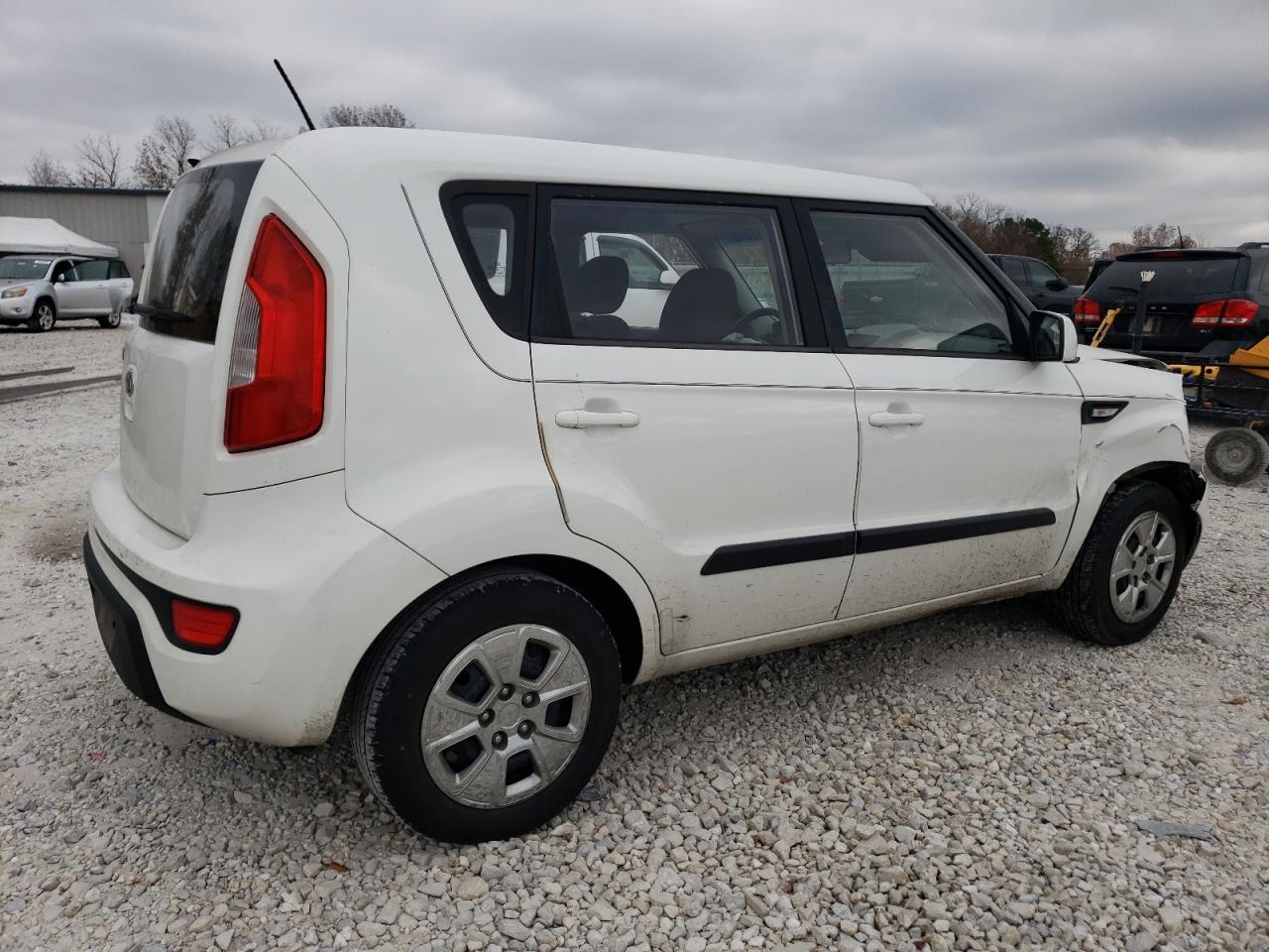 Image 3 of 2012 KIA SOUL  2012 with VIN KNDJT2A55C7473552