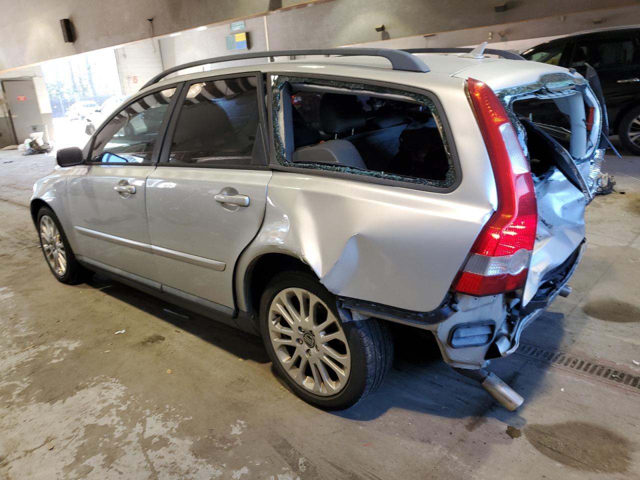 Изображение 2 2005 VOLVO V50 T5 2005 с VIN YV1MW682152044264