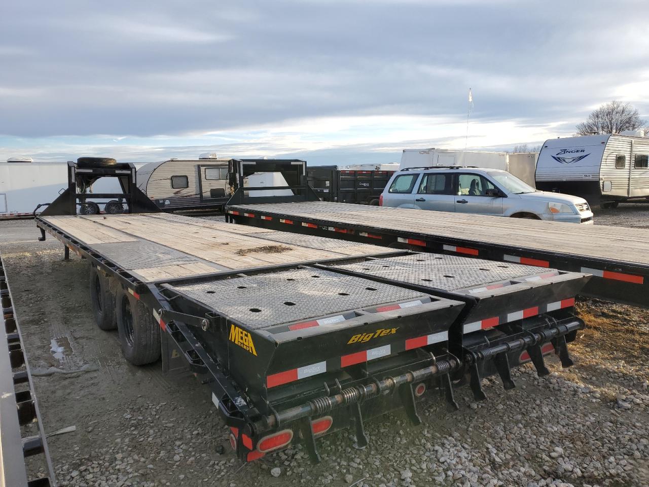 Image 3 of 2023 BIGT GOOSENECK 2023 with VIN 16V3F3822P6264917
