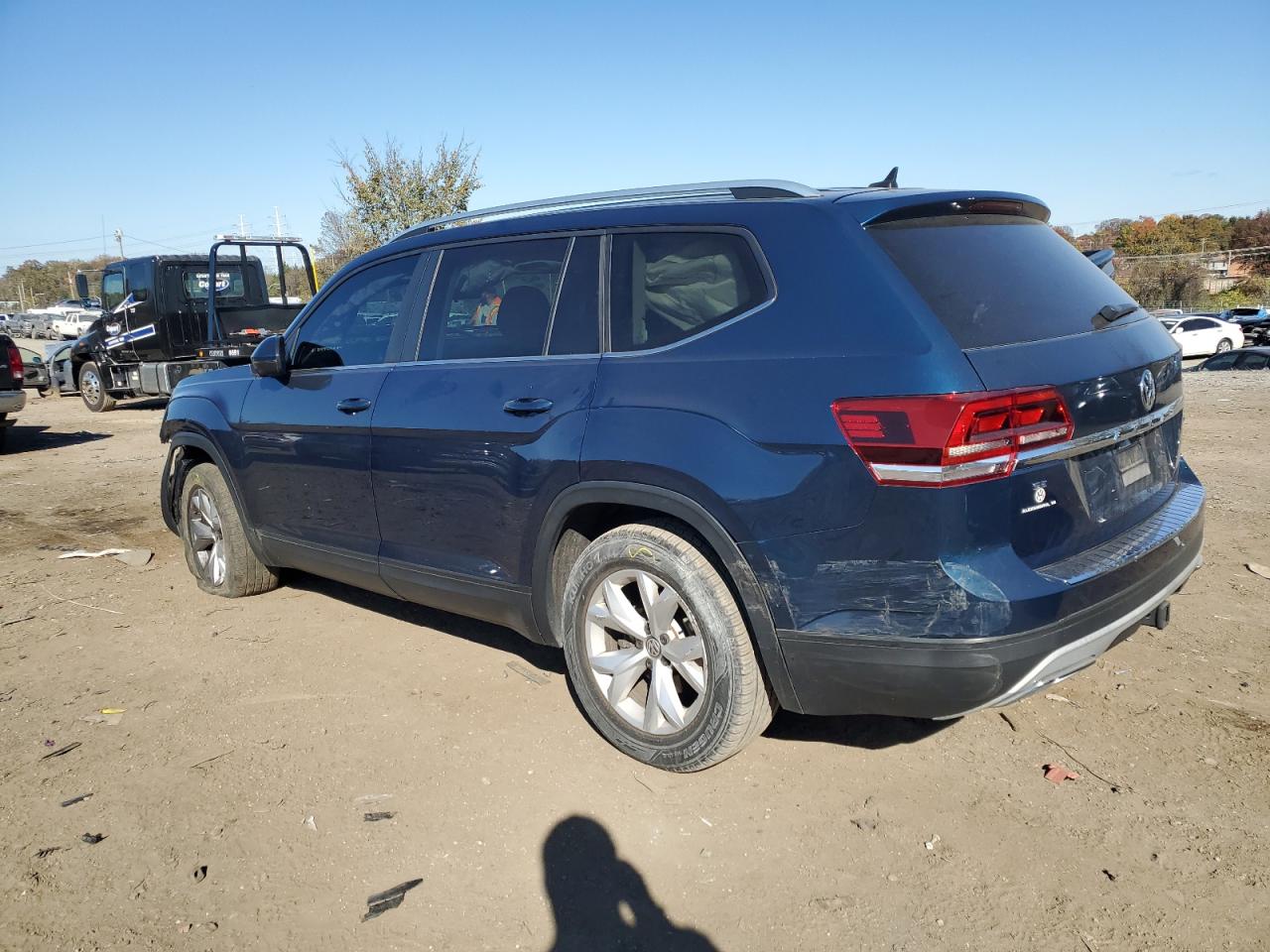 Image 2 of 2019 VOLKSWAGEN ATLAS SE 2019 with VIN 1V2DR2CA5KC592826
