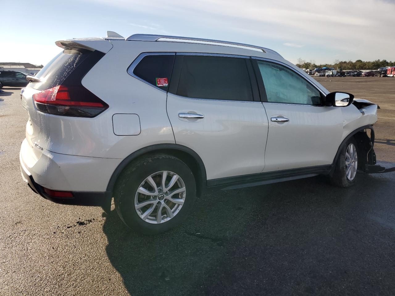 Image 3 of 2018 NISSAN ROGUE S 2018 with VIN KNMAT2MV7JP535400