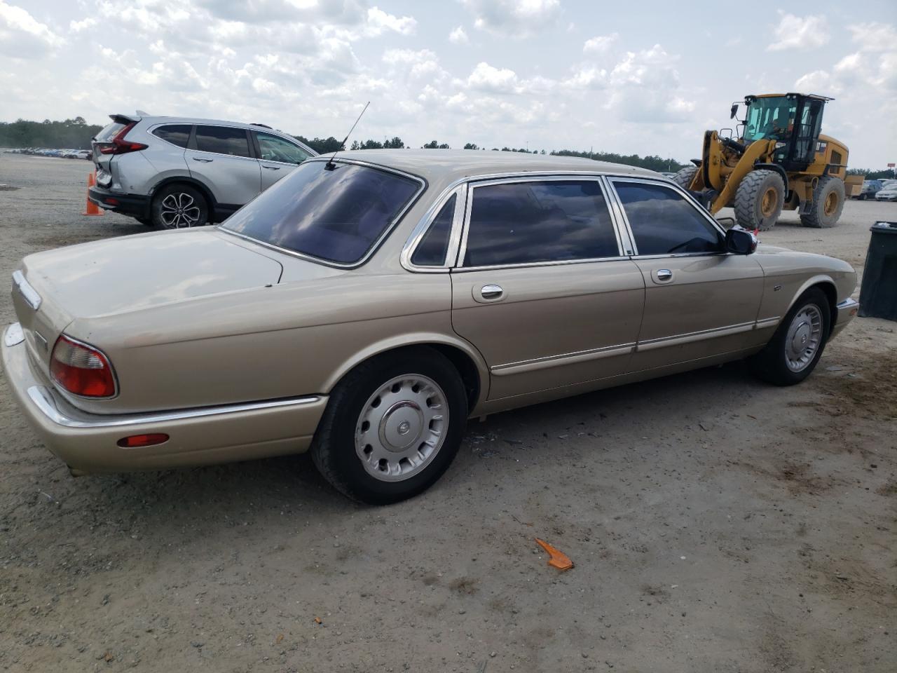 Image 3 of 1998 JAGUAR VANDENPLAS  1998 with VIN SAJKX6244WC849080