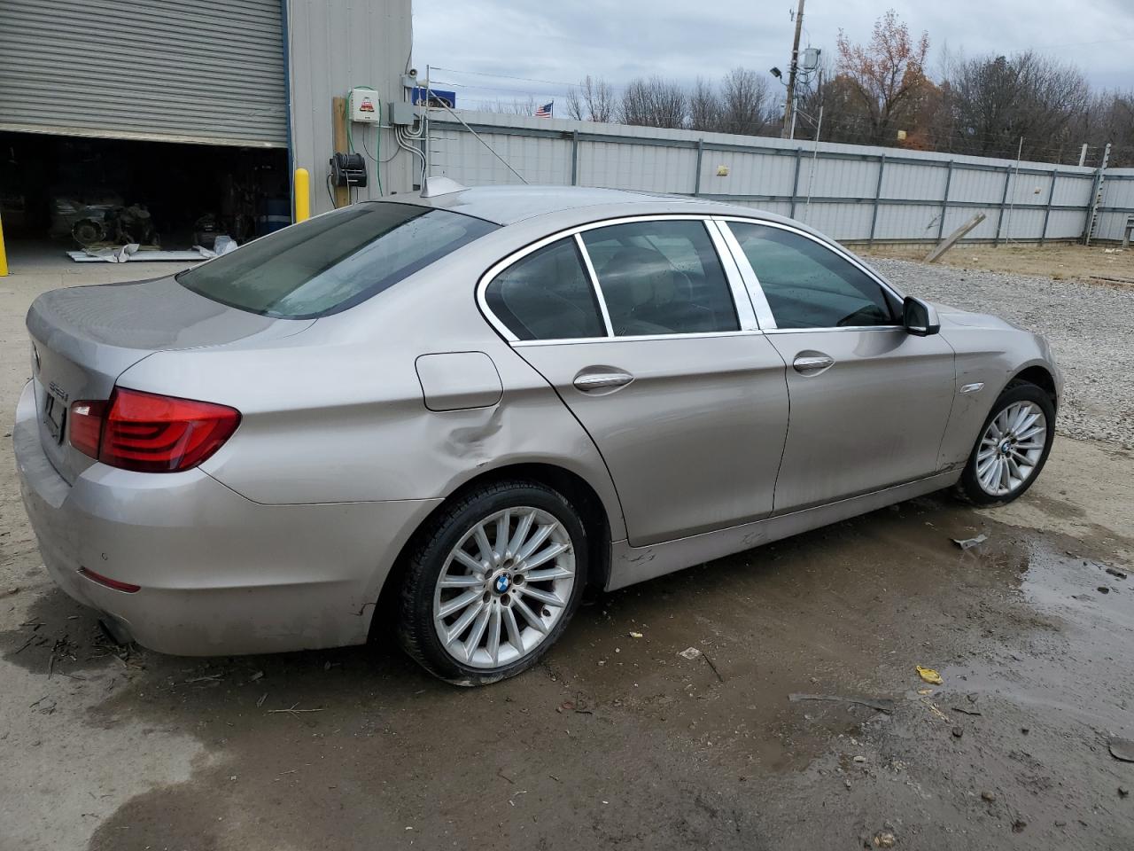 Изображение 3 2013 BMW 535 I 2013 с VIN WBAFR7C50DC822329
