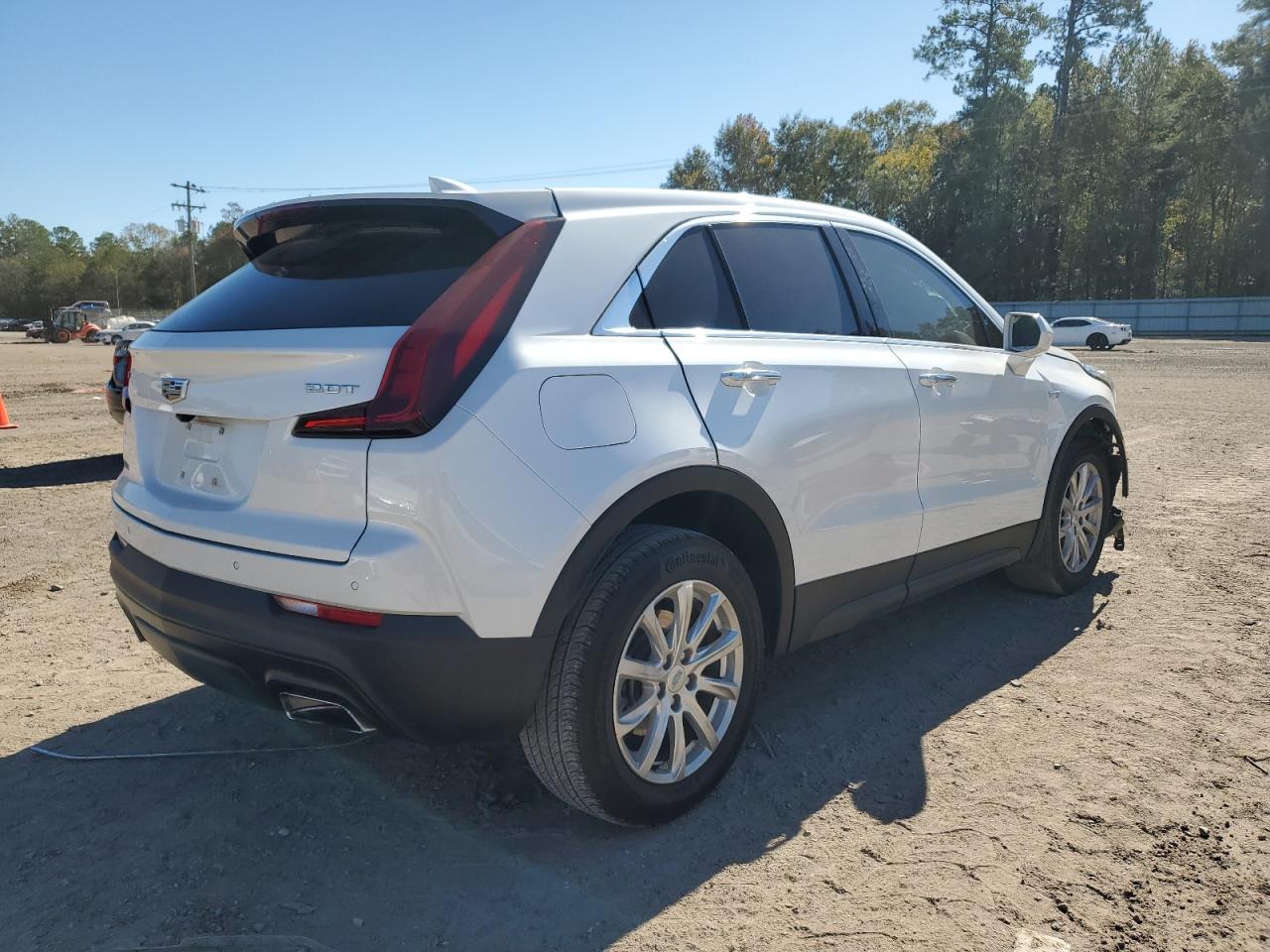 Image 3 of 2019 CADILLAC XT4 LUXURY 2019 with VIN 1GYAZAR47KF192954