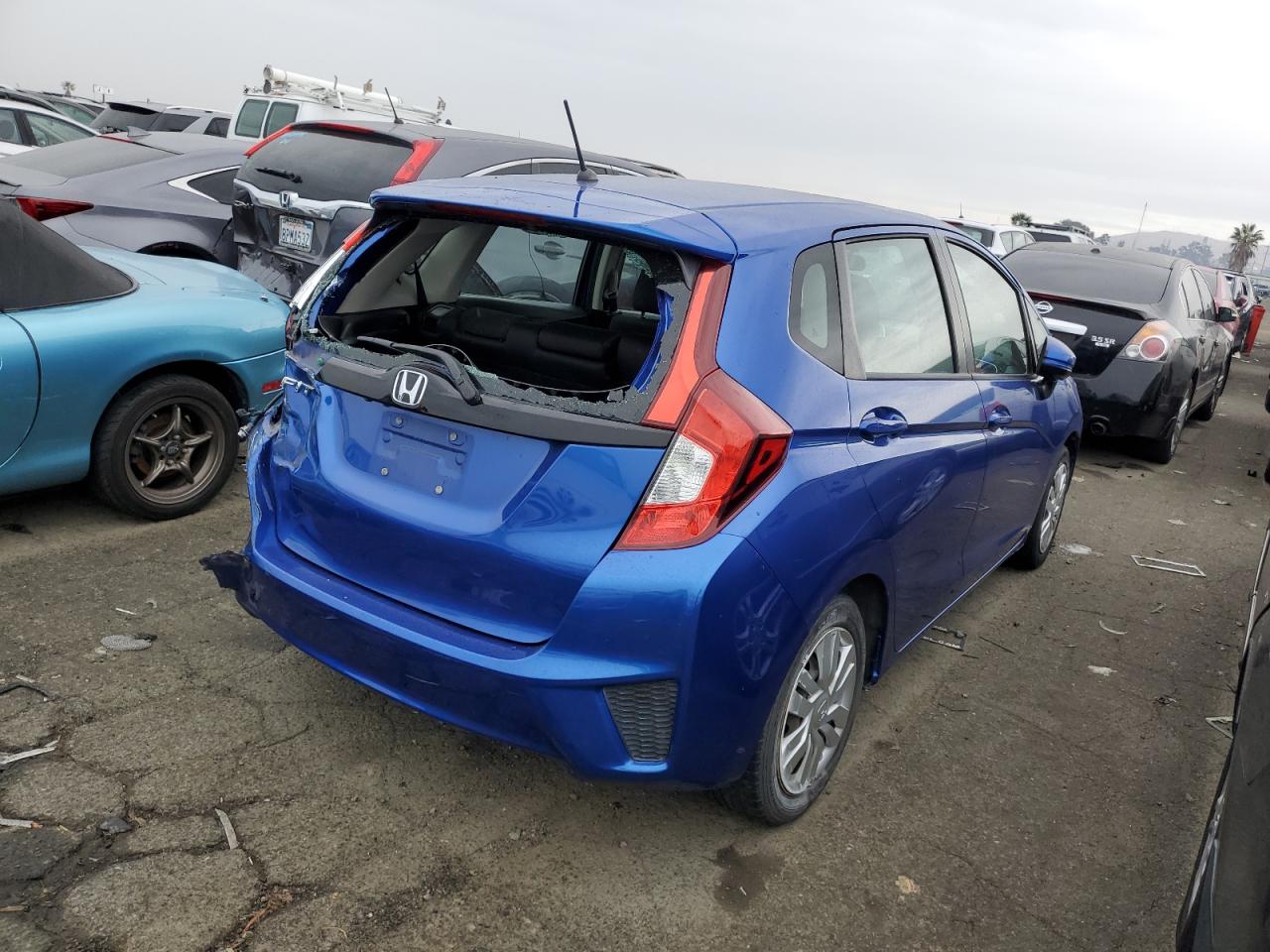 Image 3 of 2015 HONDA FIT LX 2015 with VIN 3HGGK5G56FM711779