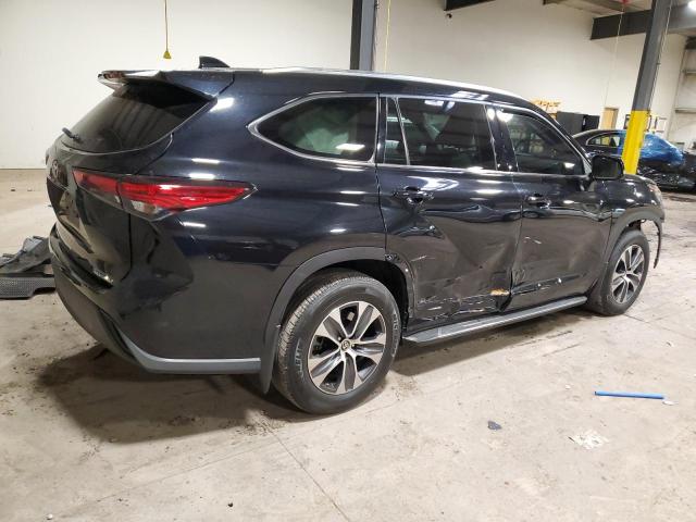 Obraz 3 z 2021 TOYOTA HIGHLANDER XLE 2021 z VIN 5TDHZRBH1MS085739