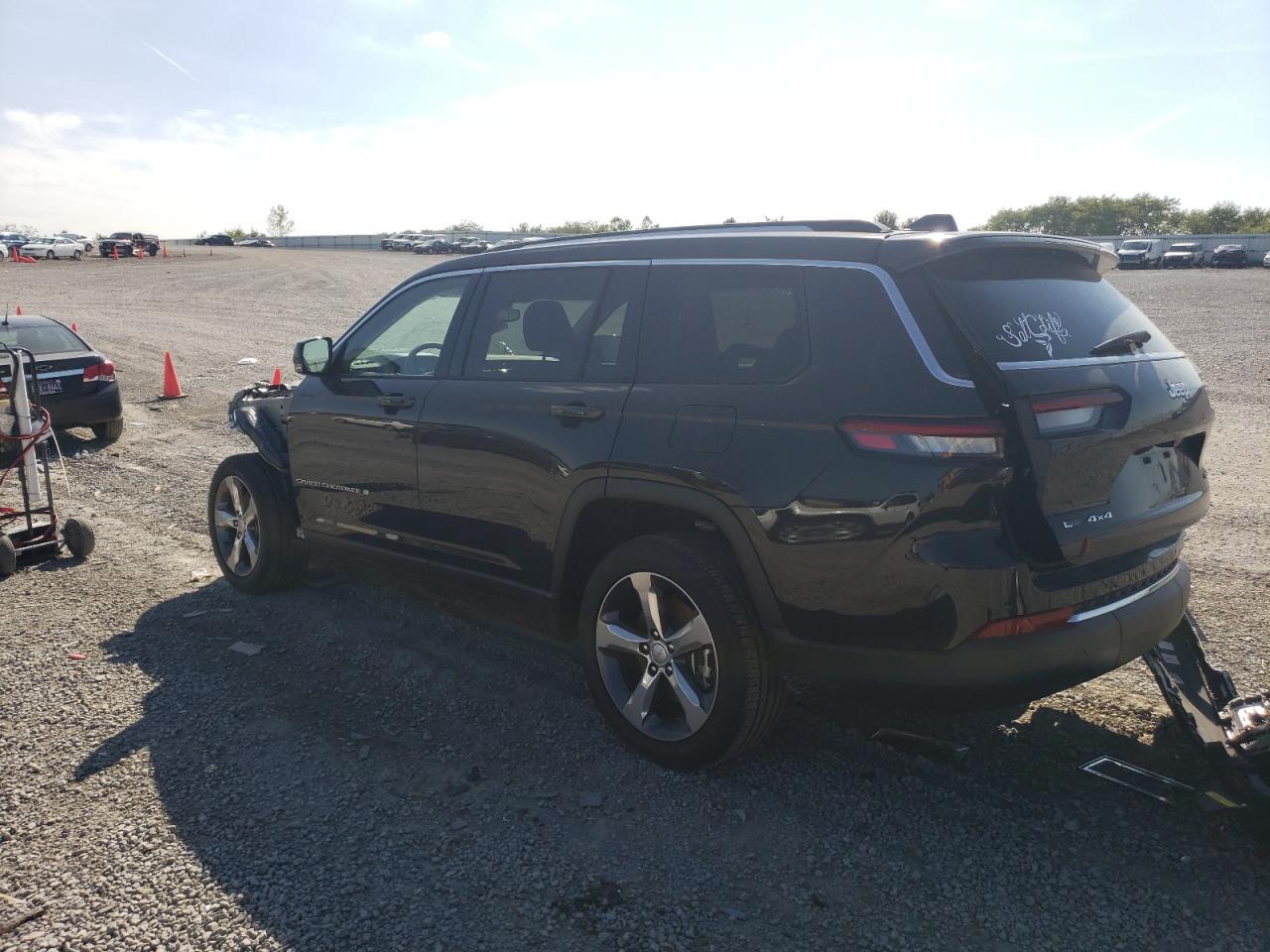 Image 2 of 2022 JEEP GRAND CHEROKEE L LIMITED 2022 with VIN 1C4RJKBG1N8522381