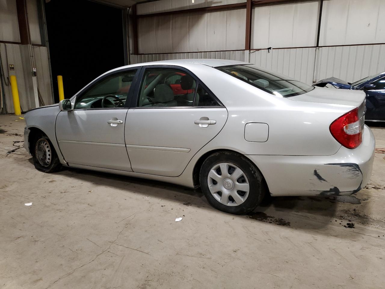 Изображение 2 2003 TOYOTA CAMRY LE 2003 с VIN 4T1BE32KX3U650702