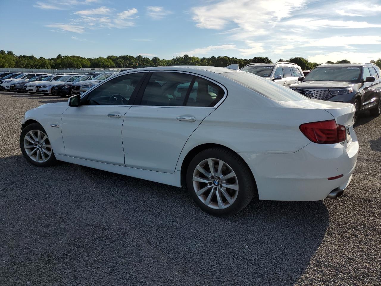 Image 2 of 2013 BMW 528 XI 2013 with VIN WBAXH5C50DD107265