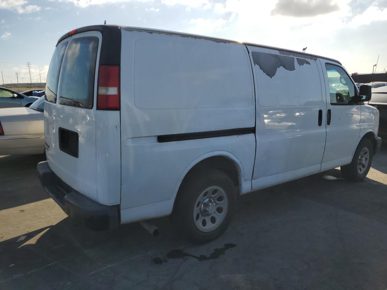 Изображение 3 2011 CHEVROLET EXPRESS G1500  2011 с VIN 1GCSGAFXXB1106757