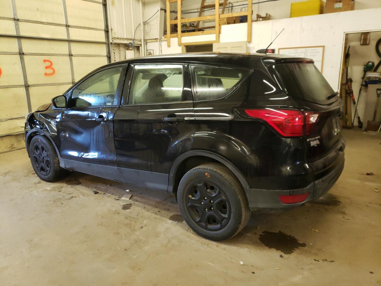 Изображение 2 2019 FORD ESCAPE S 2019 с VIN 1FMCU0F72KUC54161