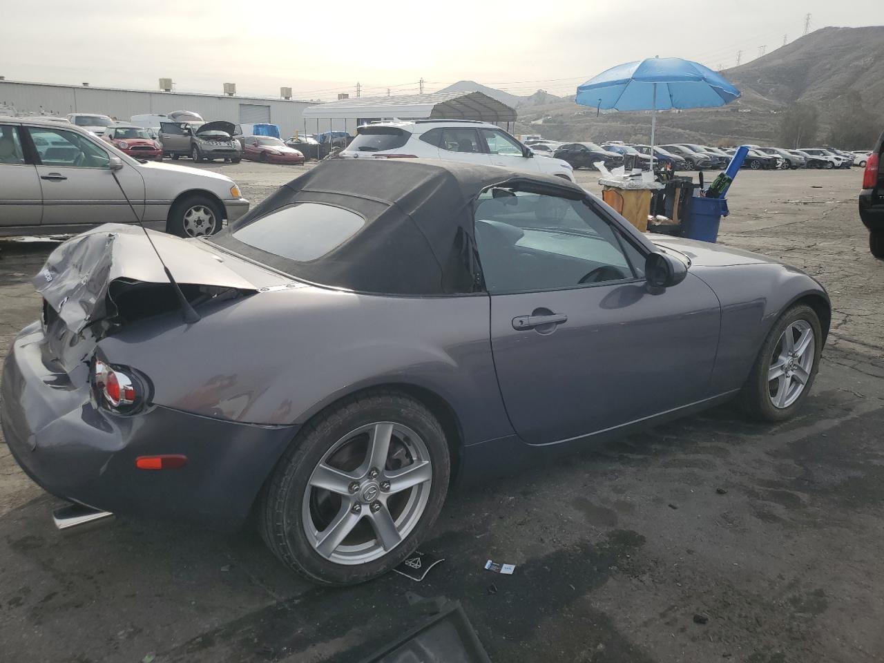Image 3 of 2007 MAZDA MX-5 MIATA  2007 with VIN JM1NC25F270130071
