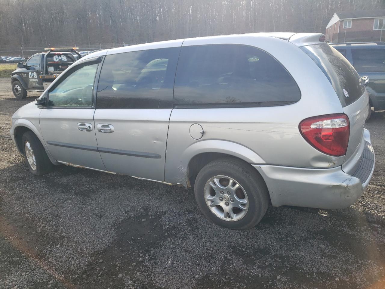 Image 2 of 2003 DODGE GRAND CARAVAN SPORT 2003 with VIN 2D4GP44323R232201