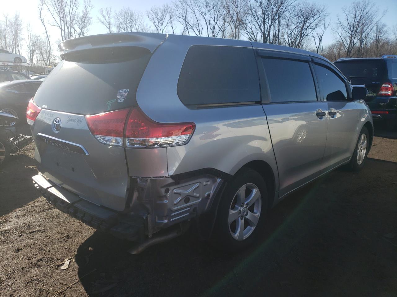 Image 3 of 2012 TOYOTA SIENNA  2012 with VIN 5TDZK3DC4CS183802