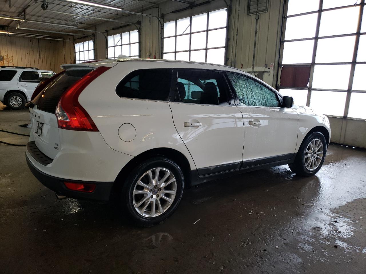 Obraz 3 z 2010 VOLVO XC60 T6 2010 z VIN YV4992DZ1A2126047