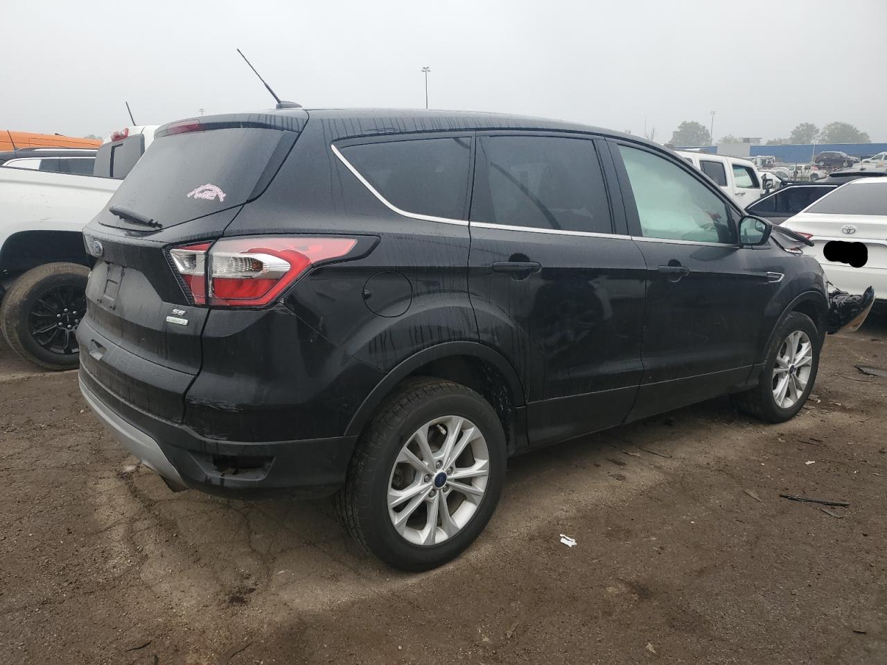 Image 3 of 2017 FORD ESCAPE SE 2017 with VIN 1FMCU0GD6HUD57919