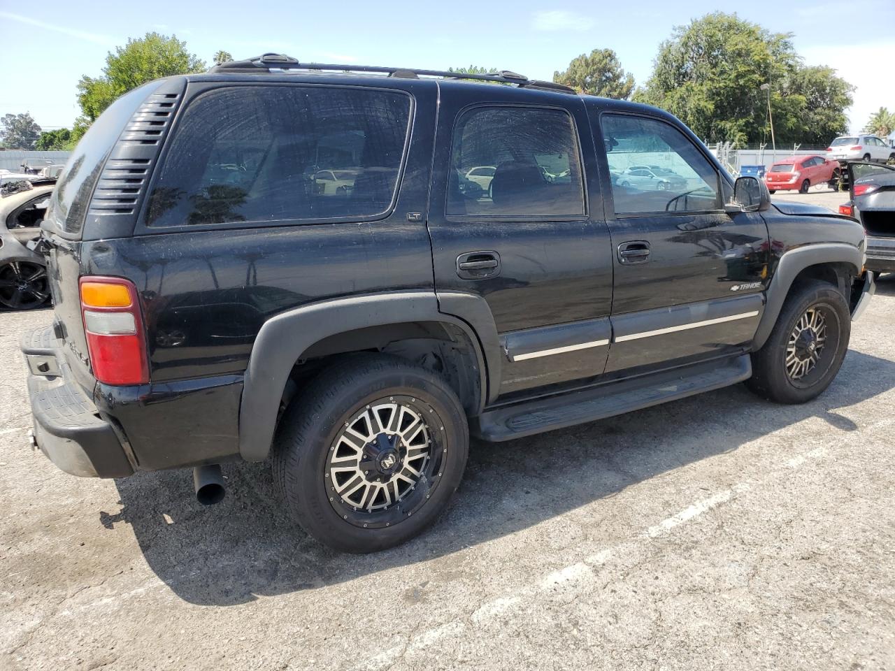 Image 3 of 2002 CHEVROLET TAHOE C1500 2002 with VIN 1GNEC13T02R288326