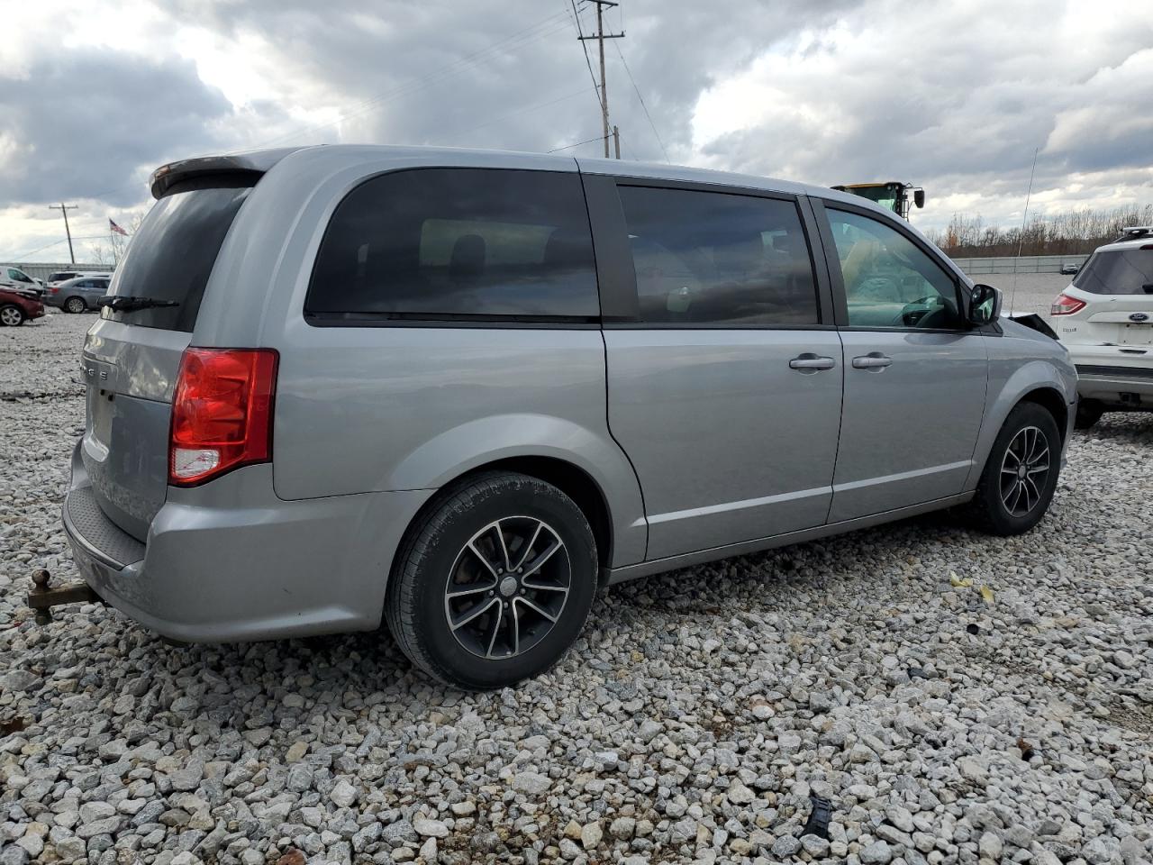 Изображение 3 2018 DODGE GRAND CARAVAN SE 2018 с VIN 2C4RDGBG6JR135313