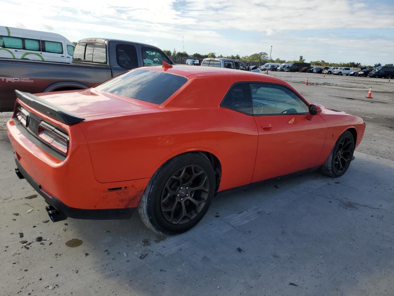 Obraz 3 z 2021 DODGE CHALLENGER R/T SCAT PACK 2021 z VIN 2C3CDZFJ4MH650932