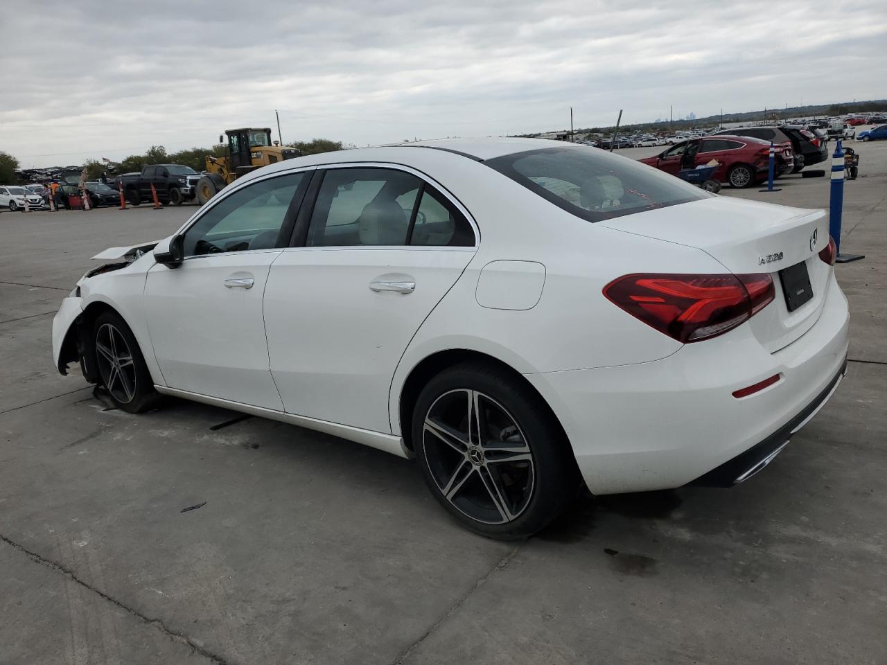 Изображение 2 2021 MERCEDES-BENZ A 220 2021 с VIN W1K3G4EB4MJ286600