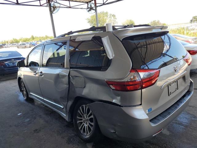 Image 2 of 2020 TOYOTA SIENNA XLE 2020 with VIN 5TDYZ3DCXLS075353