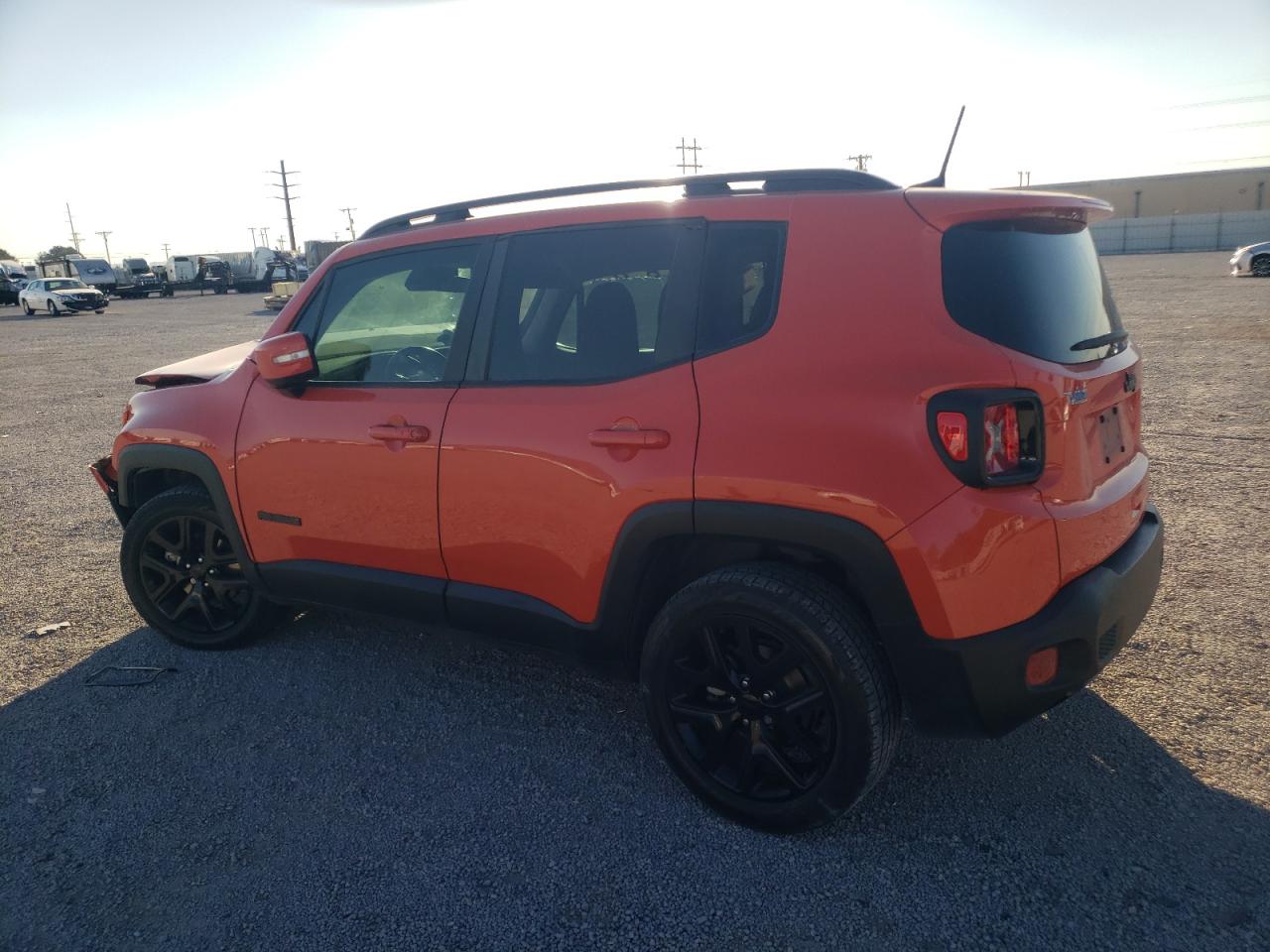 Изображение 2 2018 JEEP RENEGADE LATITUDE 2018 с VIN ZACCJABB2JPH81050