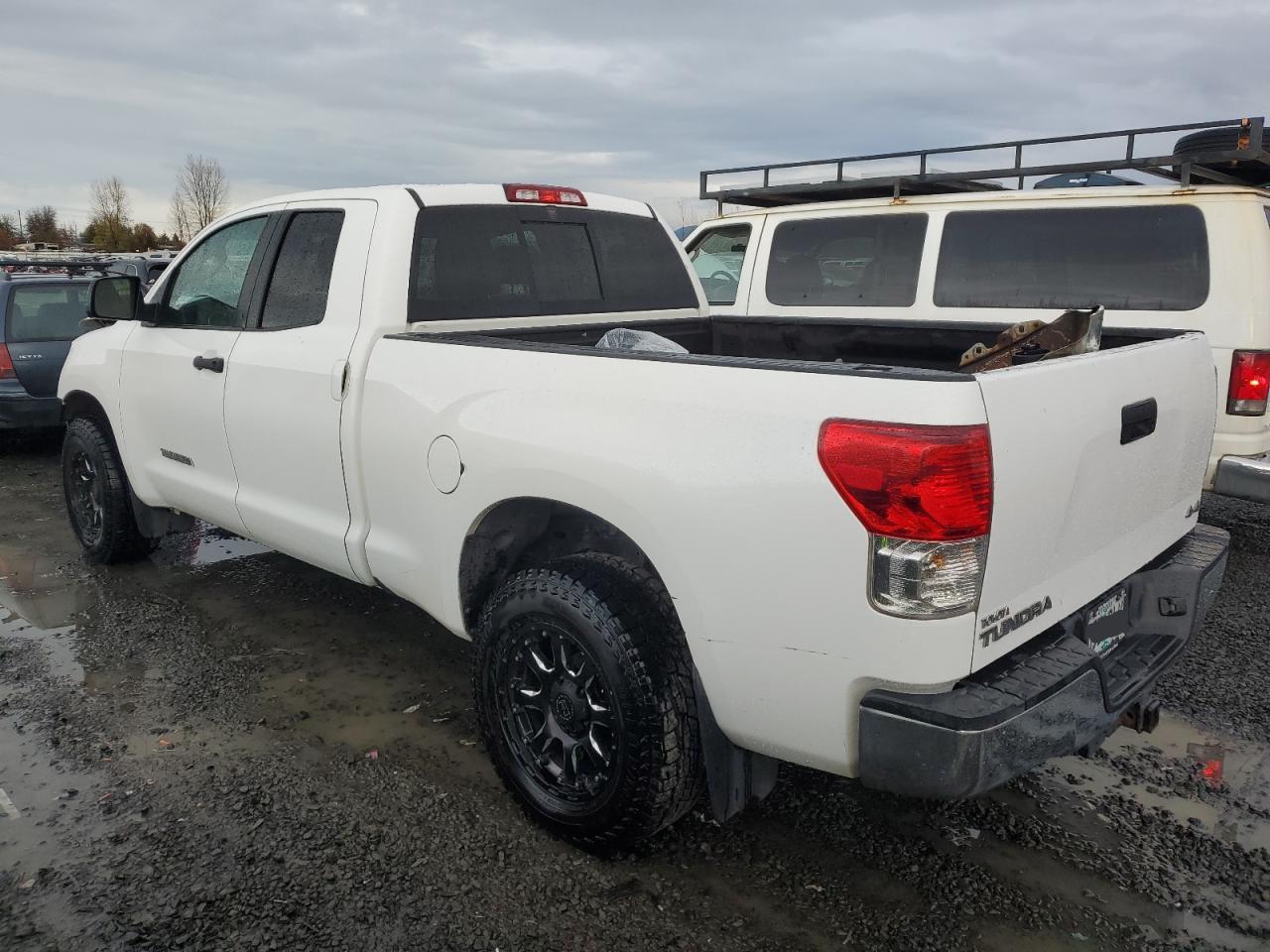 Image 2 of 2013 TOYOTA TUNDRA DOUBLE CAB SR5 2013 with VIN 5TFUM5F11DX044945