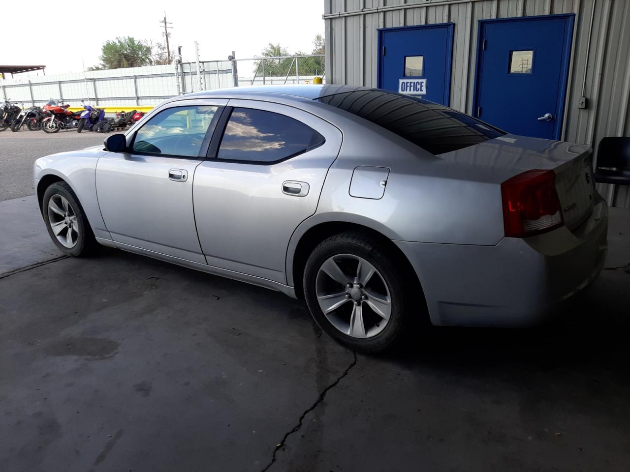 Изображение 2 2009 DODGE CHARGER  2009 с VIN 2B3KA43D39H620802