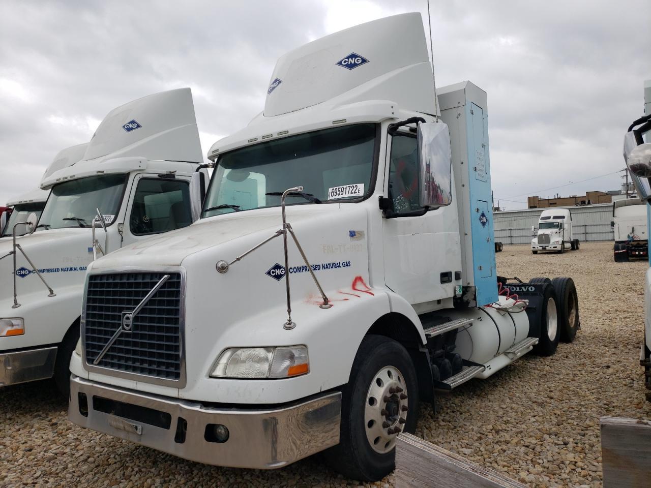 2014 VOLVO VN VNM 2014 image