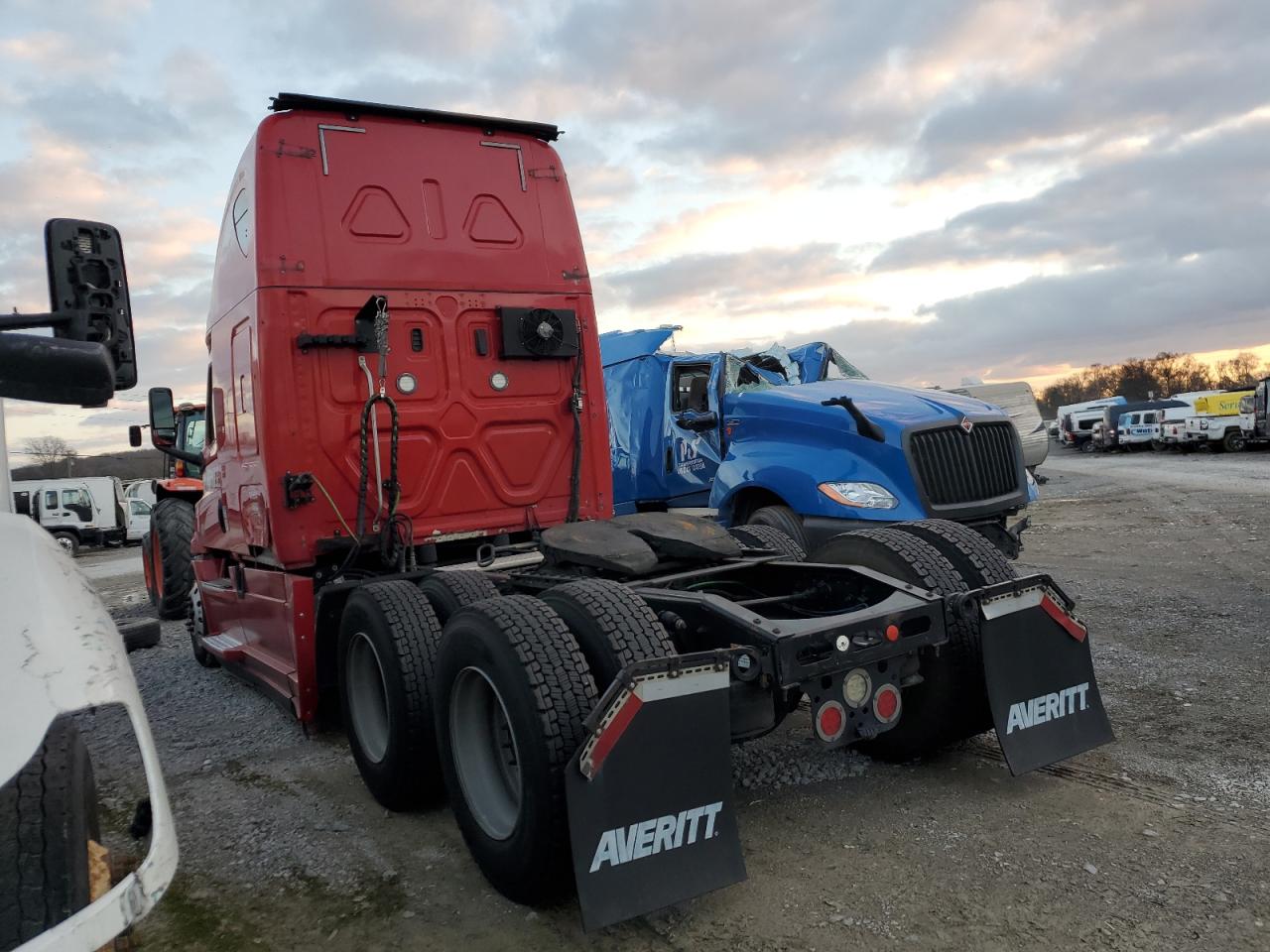 Obraz 3 z 2019 FREIGHTLINER CASCADIA 126  2019 z VIN 3AKJHHDR4KSKF3482