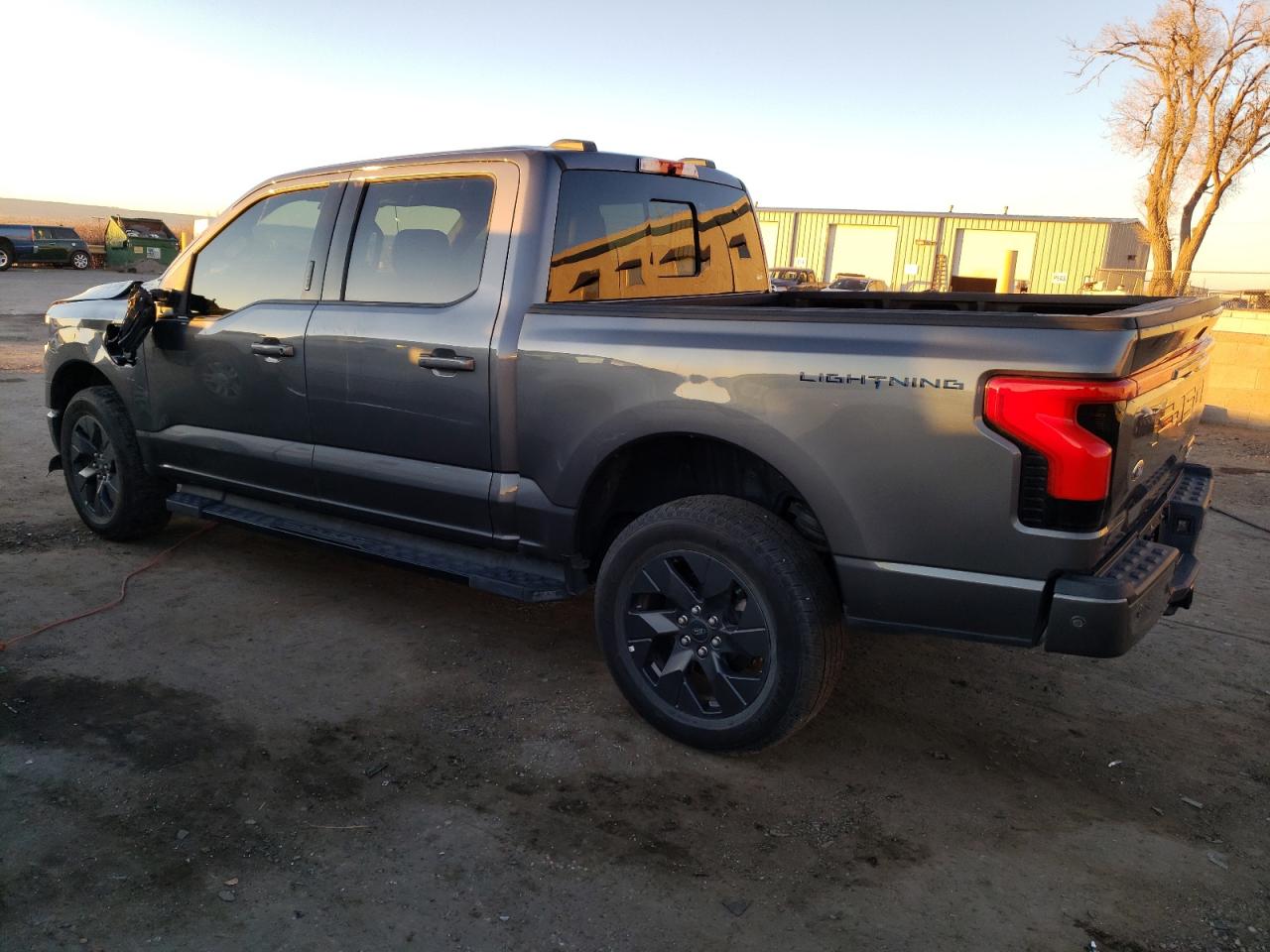 Obraz 2 z 2022 FORD F150 LIGHTNING PRO 2022 z VIN 1FTVW1EL7NWG16683