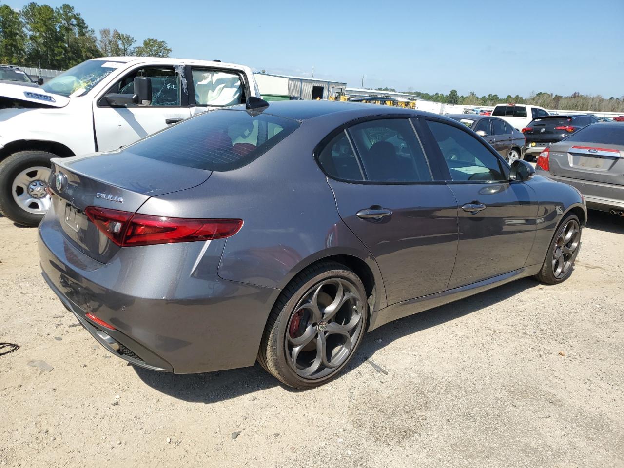 Image 3 of 2017 ALFA ROMEO GIULIA TI Q4 2017 with VIN ZARFAEEN4H7541702