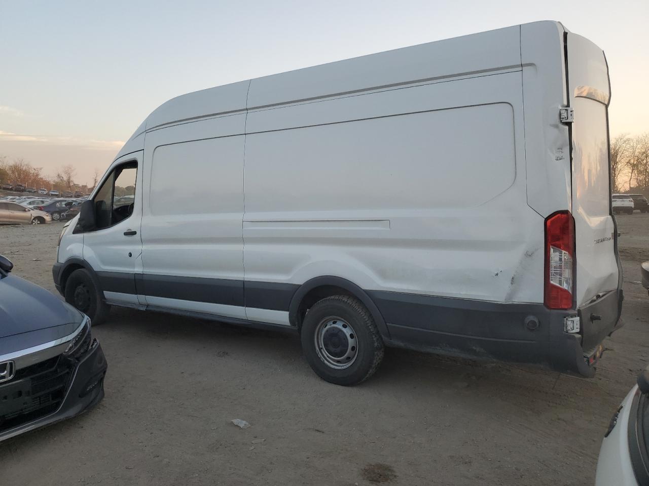Изображение 2 2016 FORD TRANSIT T-250 2016 с VIN 1FTYR3XM9GKB05959