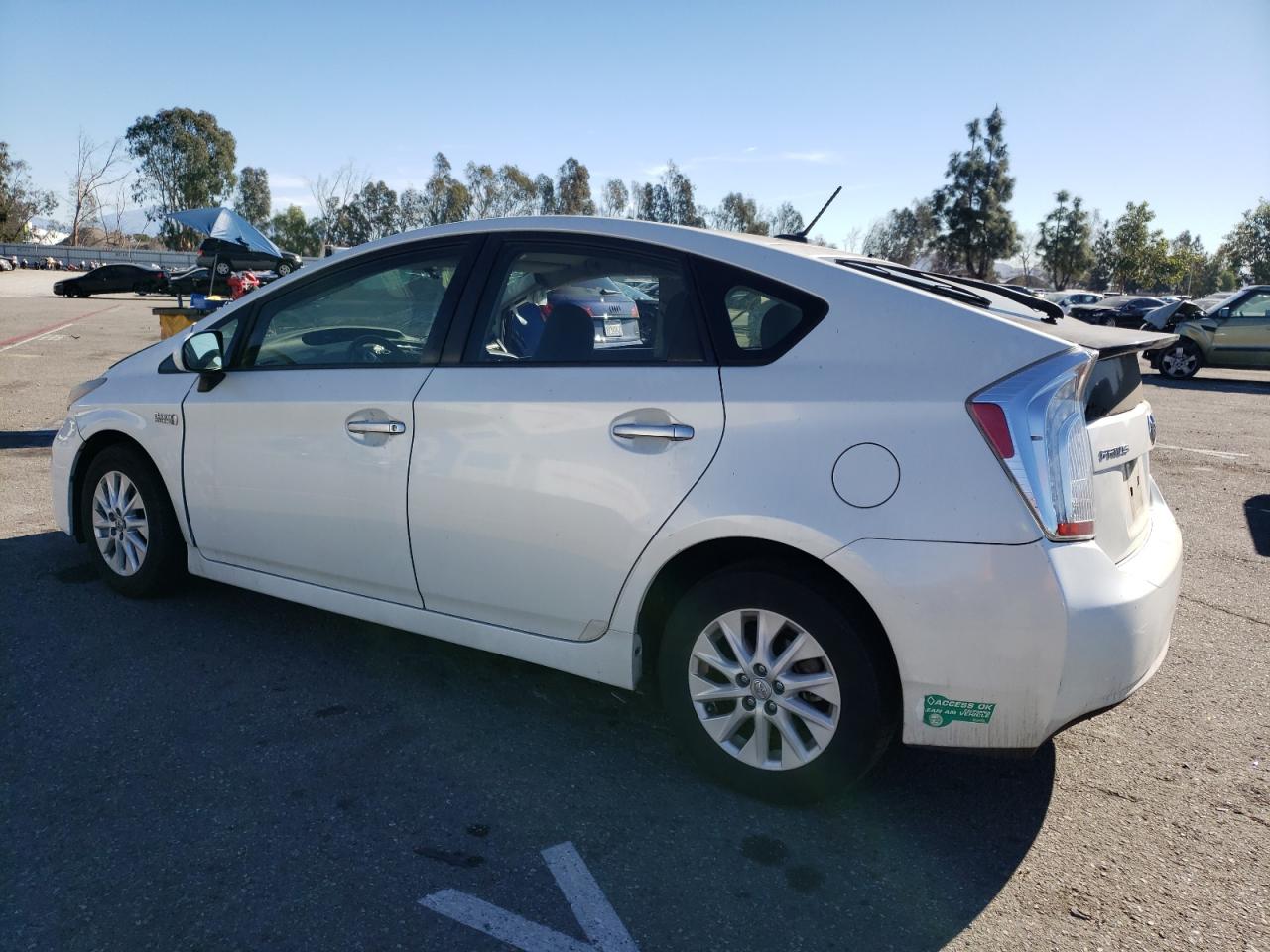 Image 2 of 2013 TOYOTA PRIUS PLUG-IN  2013 with VIN JTDKN3DP4D3043974