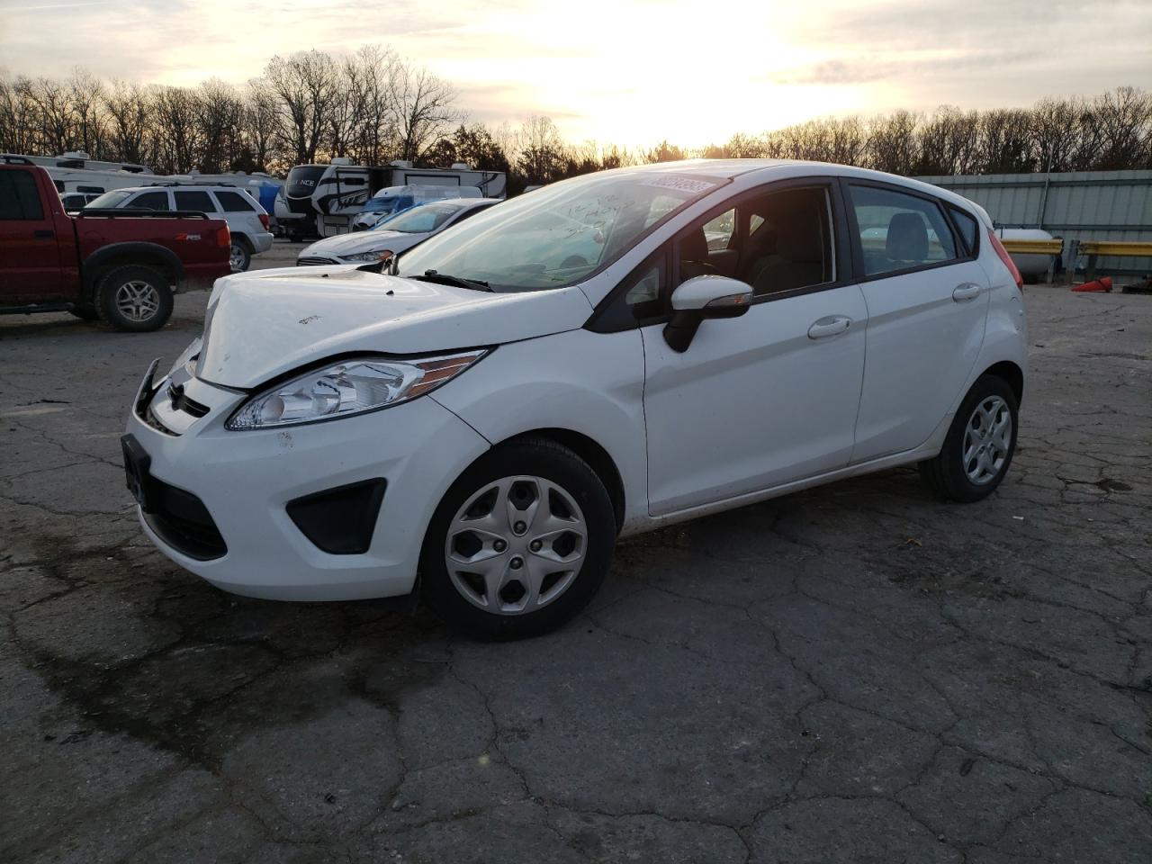 Image 1 of 2013 FORD FIESTA SE 2013 with VIN 3FADP4EJ3DM174174