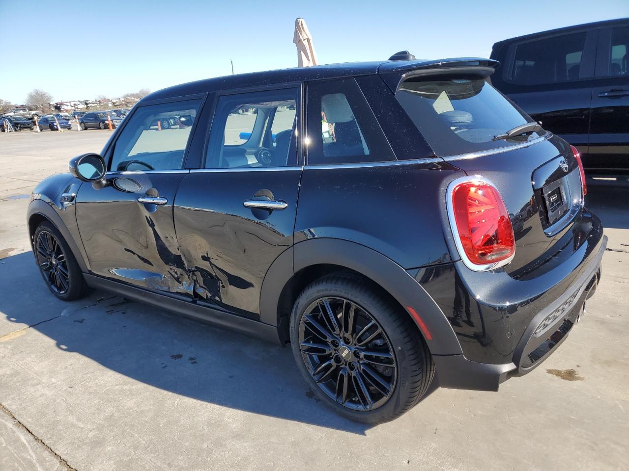 Obraz 2 z 2024 MINI COOPER S 2024 z VIN WMW53DK08R2V10001