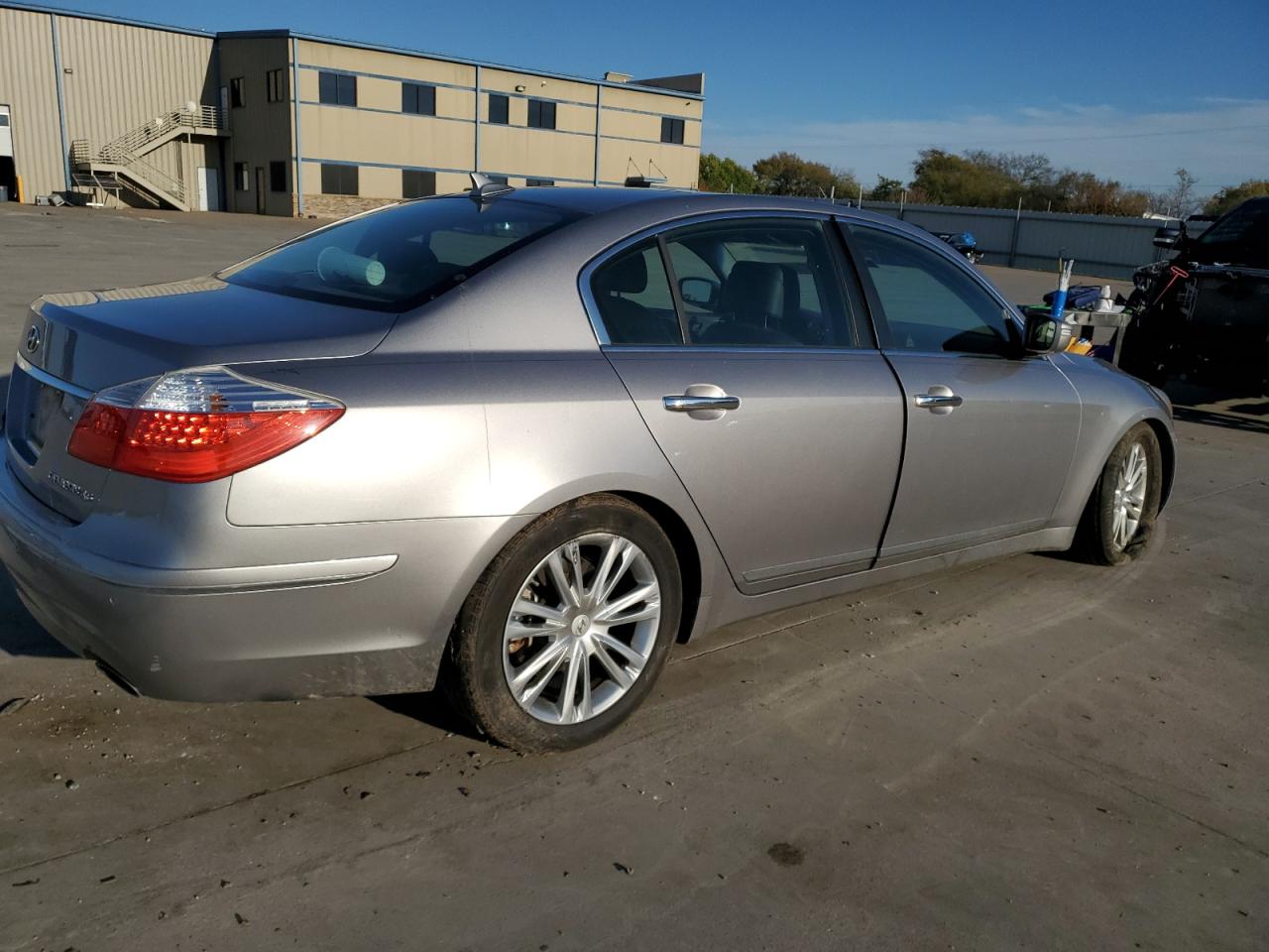 Image 3 of 2009 HYUNDAI GENESIS 4.6L 2009 with VIN KMHGC46F59U050614