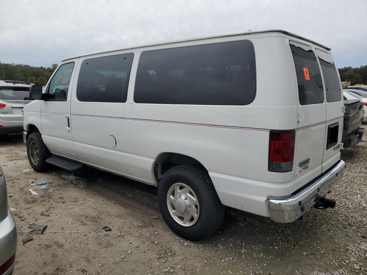 Image 2 of 2011 FORD ECONOLINE E350 SUPER DUTY WAGON 2011 with VIN 1FBNE3BL7BDB07613