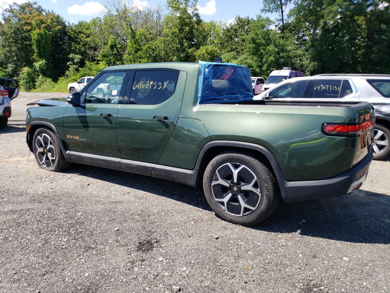 Image 2 of 2022 RIVIAN R1T ADVENTURE 2022 with VIN 7FCTGAAA7NN015296