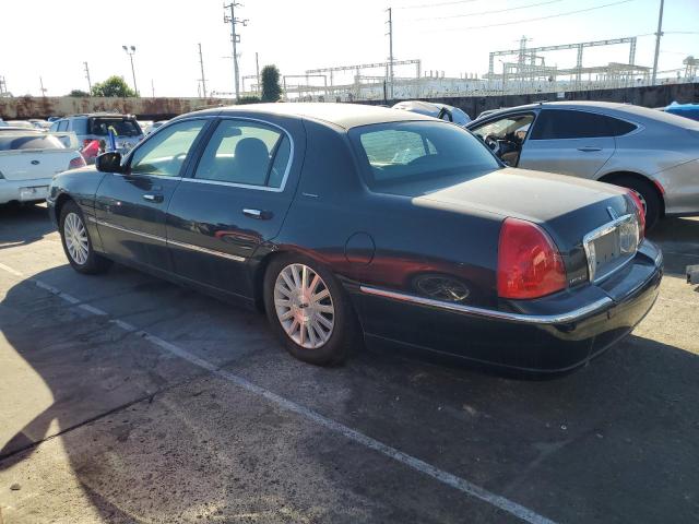 Obraz 2 z 2004 LINCOLN TOWN CAR EXECUTIVE 2004 z VIN 1LNHM81W74Y621117