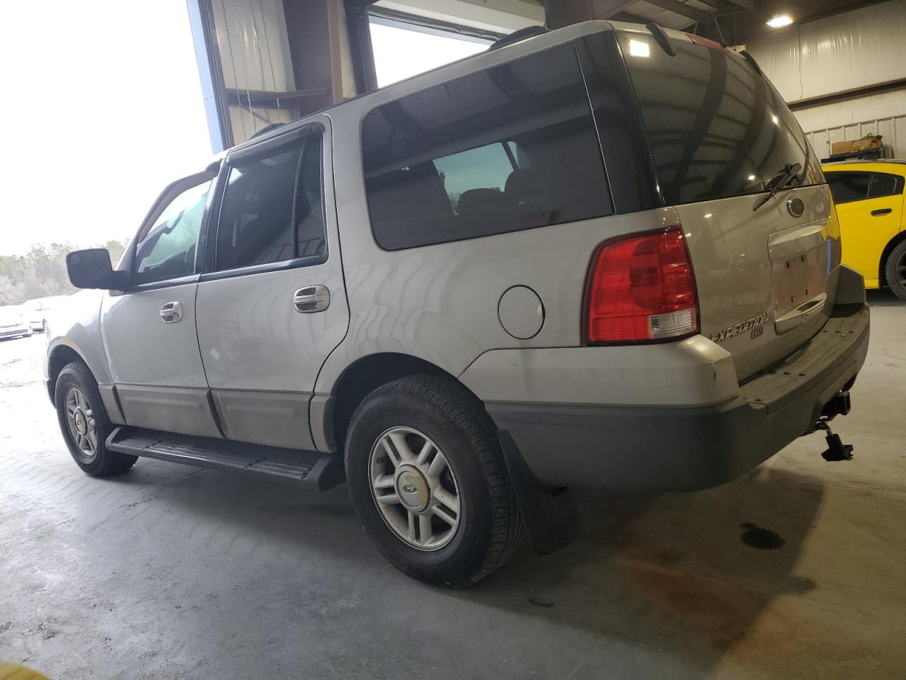 Image 2 of 2004 FORD EXPEDITION XLT 2004 with VIN 1FMPU15L54LA37699