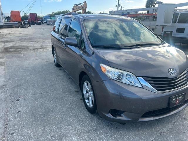 2011 TOYOTA SIENNA LE 2011 image
