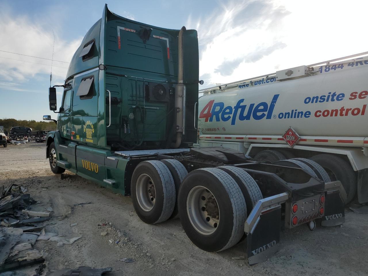 Image 3 of 2006 VOLVO VN VNL 2006 with VIN 4V4NC9GH36N416802