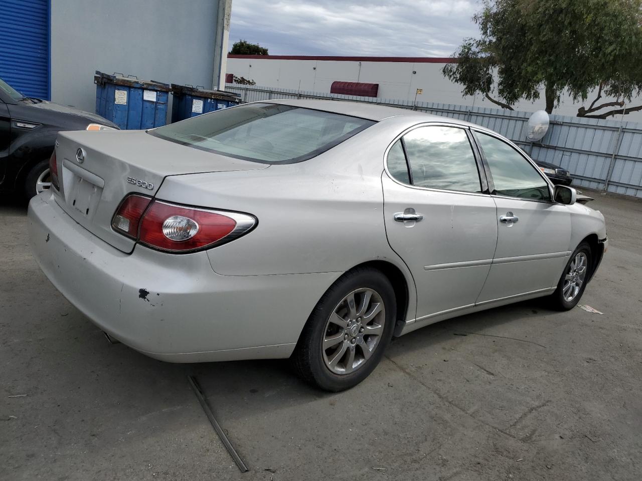 Obraz 3 z 2002 LEXUS ES 300 2002 z VIN JTHBF30G720050451