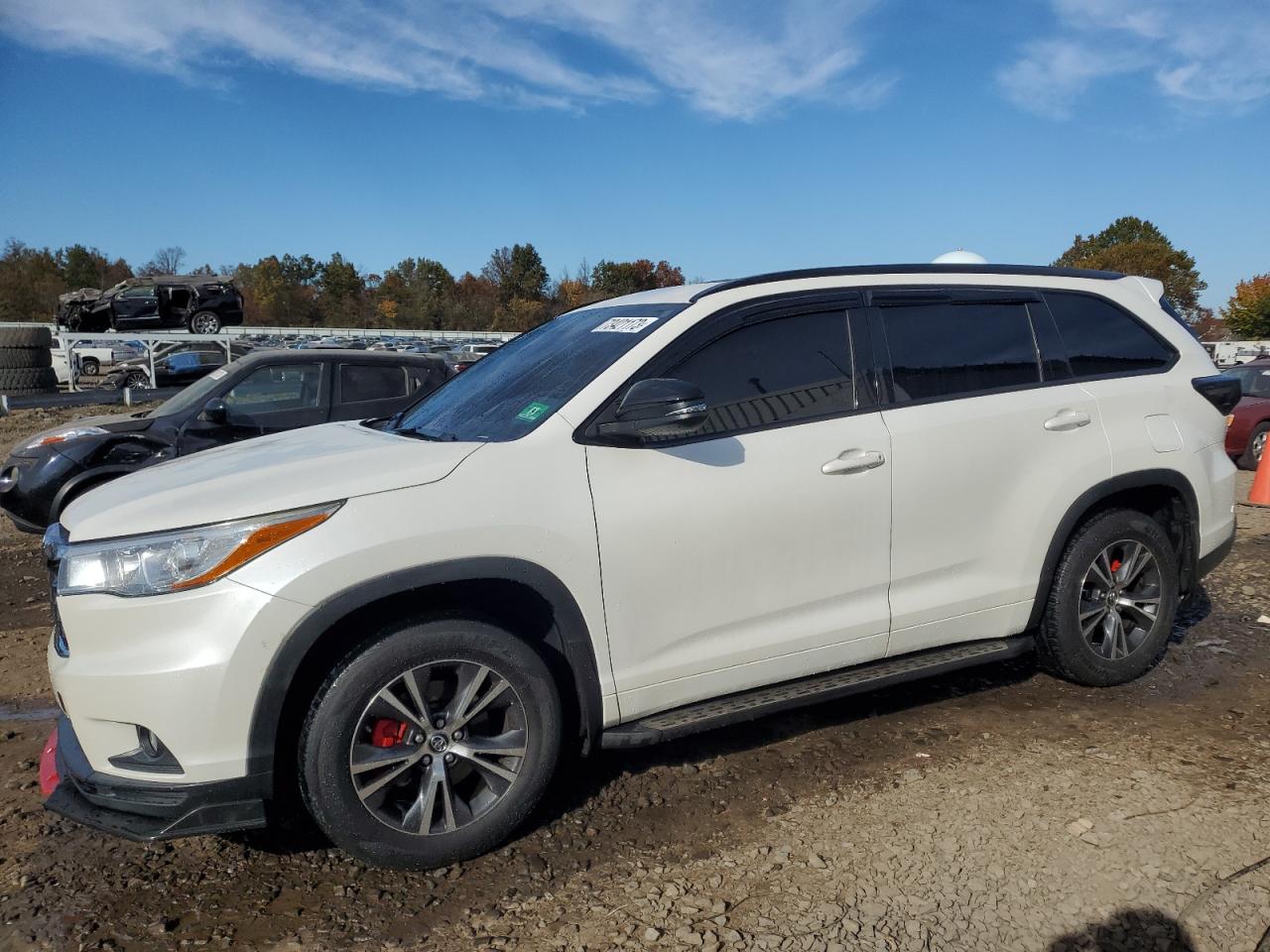 Obraz 1 z 2016 TOYOTA HIGHLANDER XLE 2016 z VIN 5TDJKRFH8GS321713