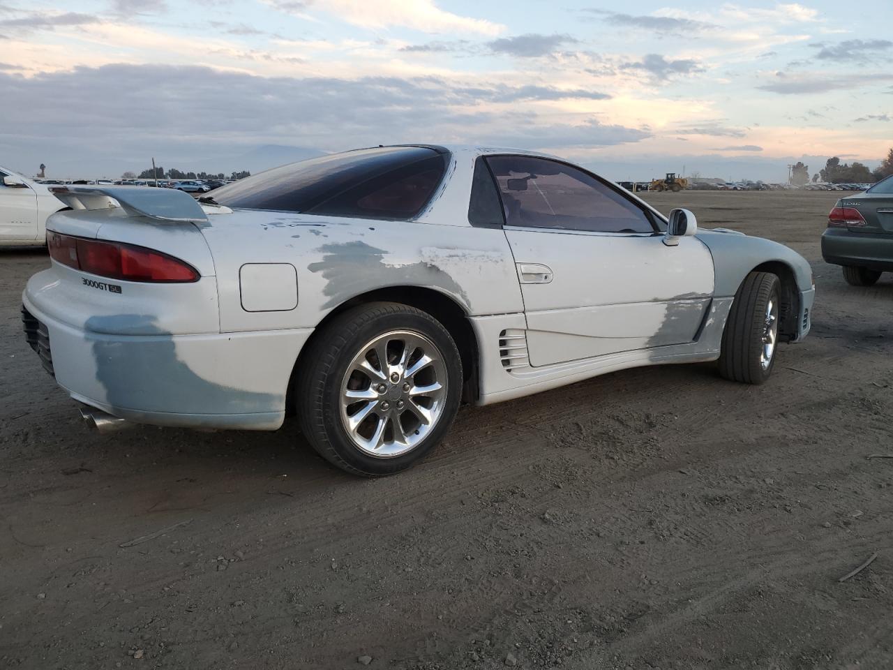 Obraz 3 z 1992 MITSUBISHI 3000 GT SL 1992 z VIN JA3XD64B5NY059389