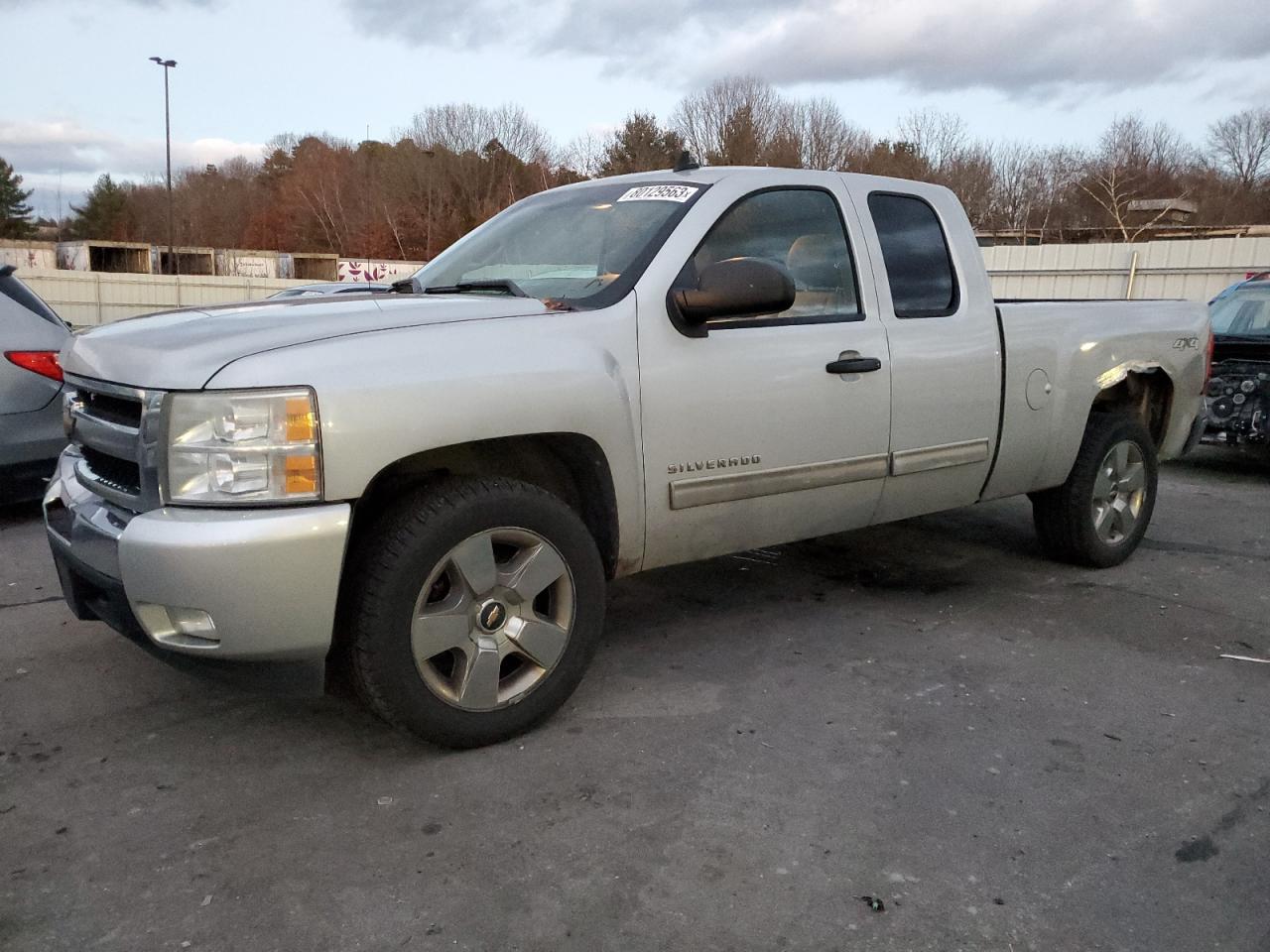 Image 1 of 2011 CHEVROLET SILVERADO K1500 LT 2011 with VIN 1GCRKSE30BZ427452