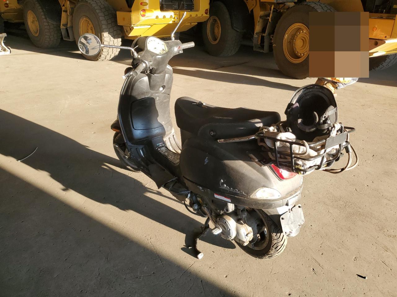 Obraz 3 z 2012 VESPA LX 50 2012 z VIN ZAPC386B8C5301097